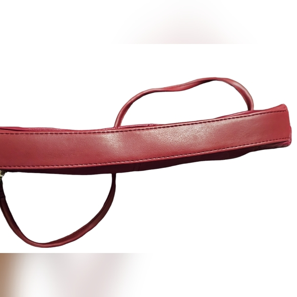 Apostrophe. Small Red Genuine Leather Purse. Trim is Man-Made. - Picture 8 of 8